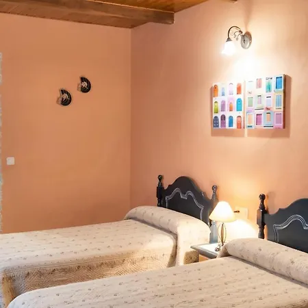 Elegant With Private Pool In