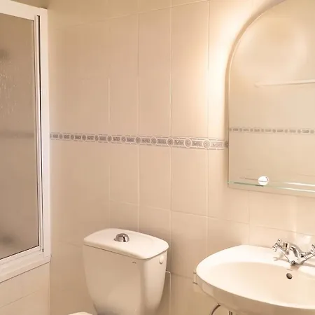 Elegant With Private Pool In *