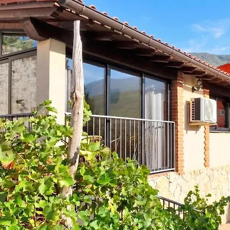 Elegant With Private Pool In *