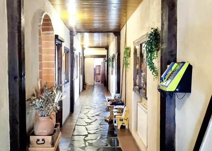 Elegant With Private Pool In